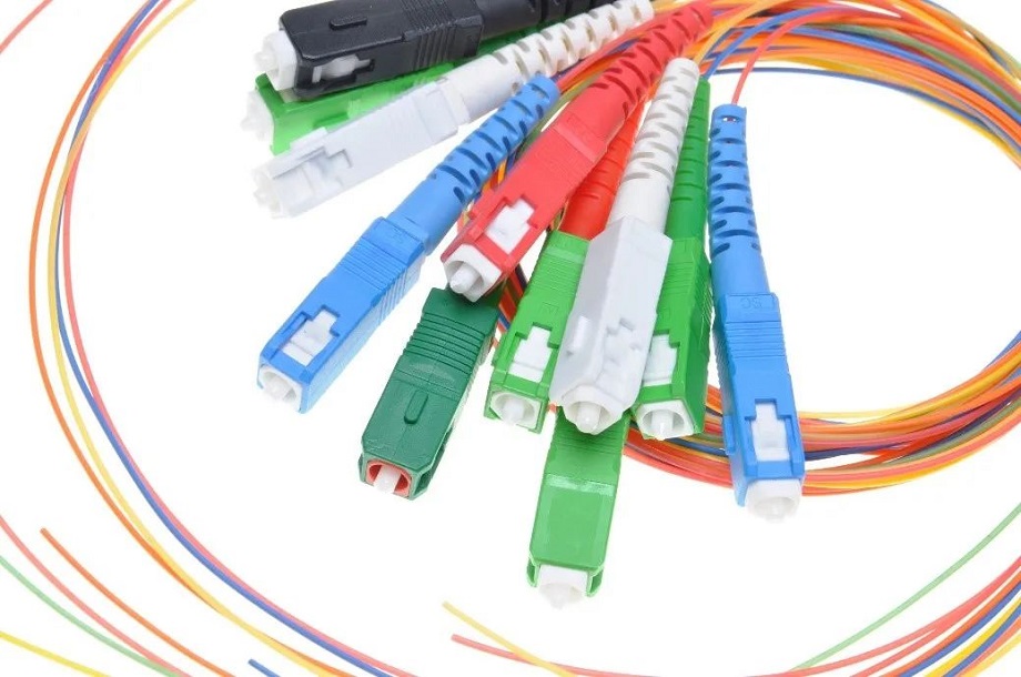 SABIC ULTEM树脂推出适用于光纤和电气连接器等薄壁部件的型号